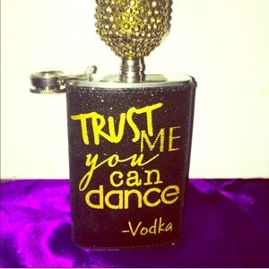 GLITZ FLASK. ✨✨ flasks